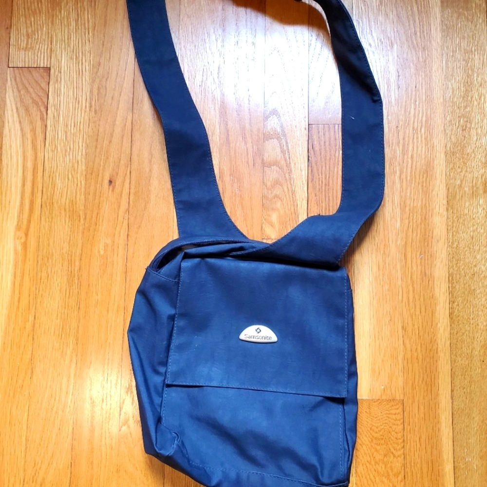 Samsonite travel crossbody bag